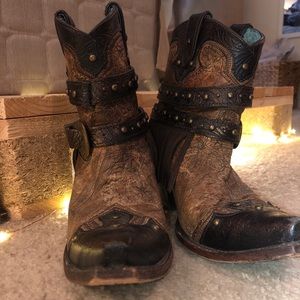 Gently Worn Corral Fringe Ankle Boots!